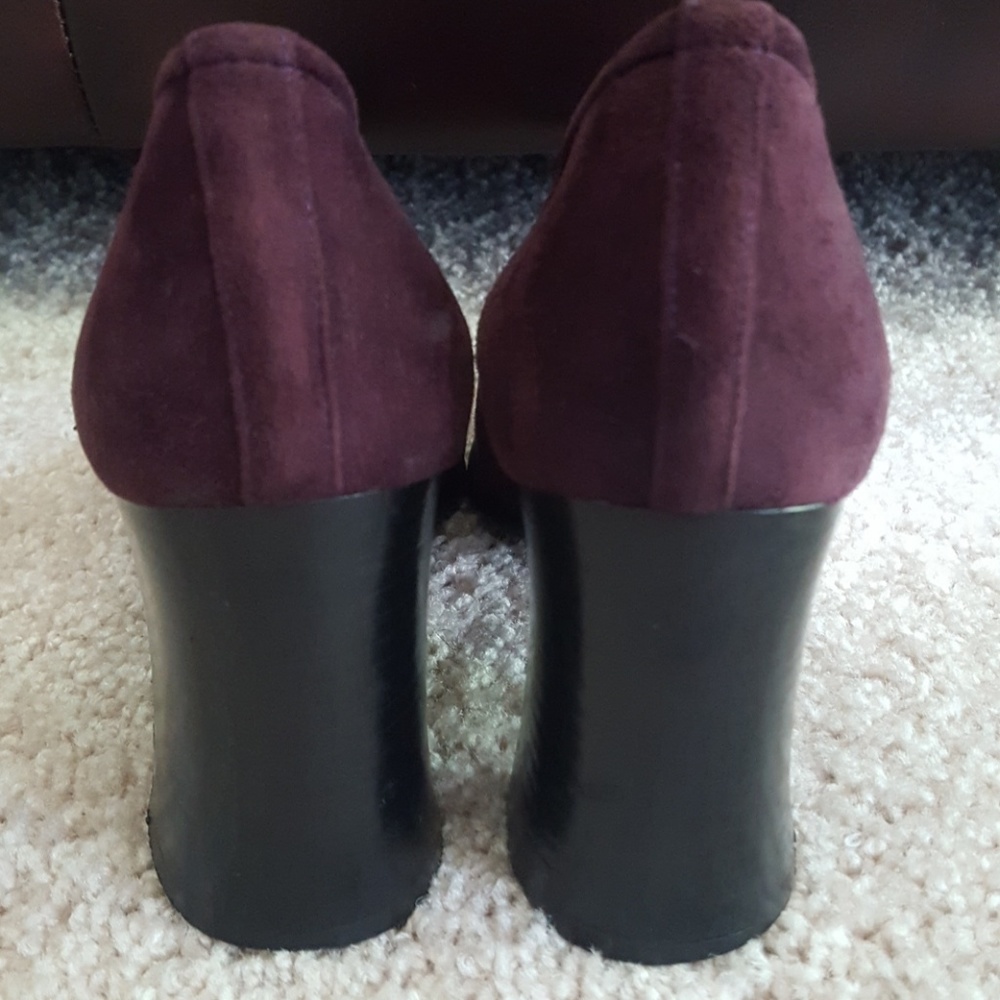 Shoes - Picture 2 of 8